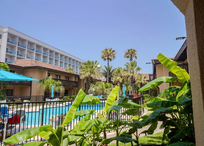 Flamingos Hideaway Stylish 1Br Coastal Escape 155