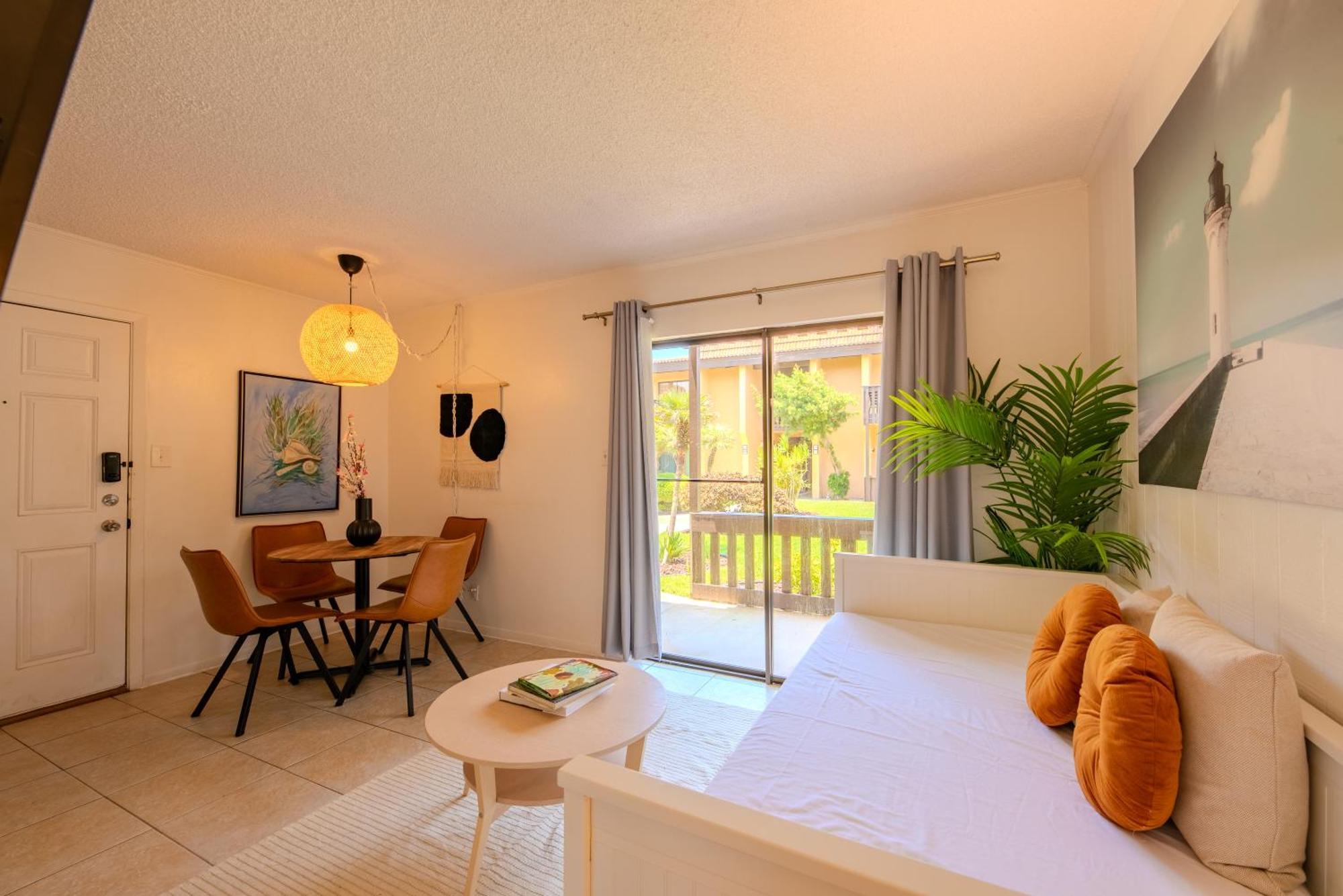 Flamingos Hideaway Stylish 1br Coastal Escape 155 Apartment *